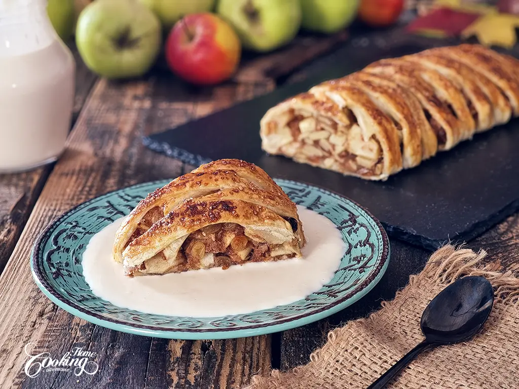 Quick Apple Strudel with Puff Pastry